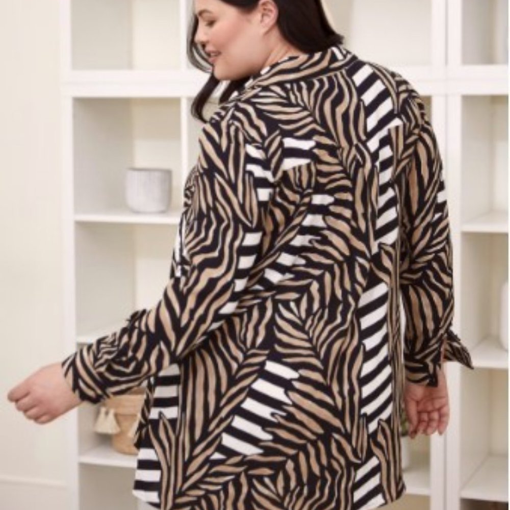 NWT LAURA LEAF PRINT BUTTON UP BLOUSE Tunic Length button down overshirt shaket - Picture 4 of 4